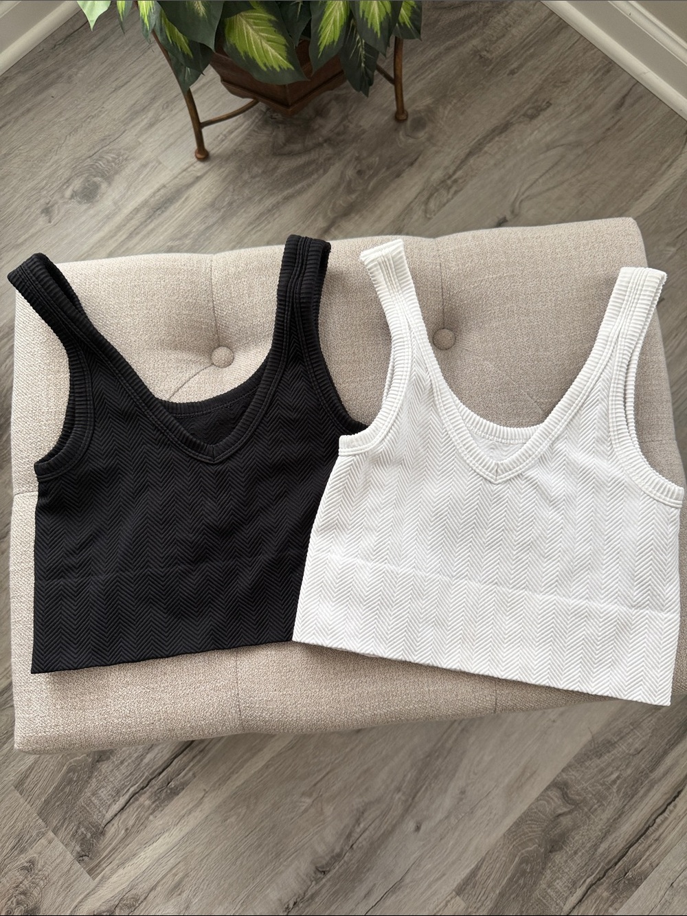 Rib Knit V-Neck Tank Crop Top - Black & White